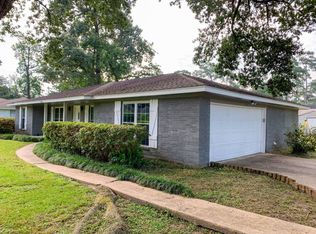 1880 Wexford Dr, Vidor, TX 77662