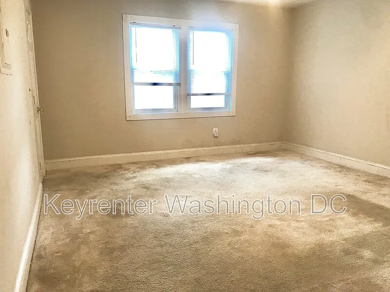 1700 W Virginia Ave NE #3 — Photo 7