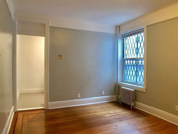 5th image of 2351 38th St APT A1