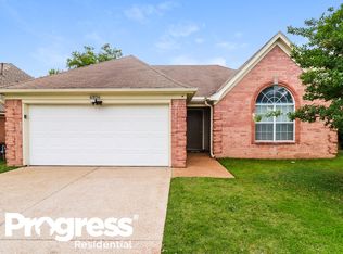 6926 Country Walk Dr, Cordova, TN 38018