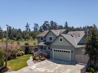 1440 Stallion Ct, McKinleyville, CA 95519
