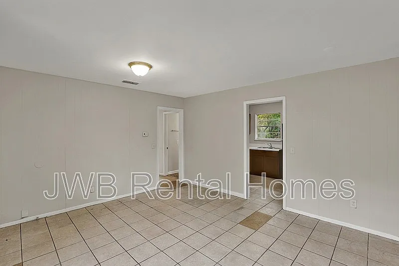 Northside — Photo 3