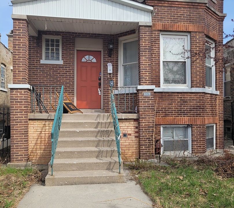 1st image of 3229 S Springfield Ave