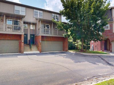 3042 Barclay Way, Ann Arbor, MI, 48105