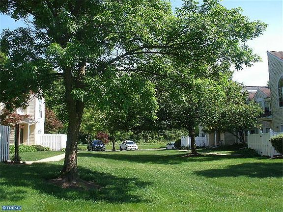 A Large Lawn Area Greets You!