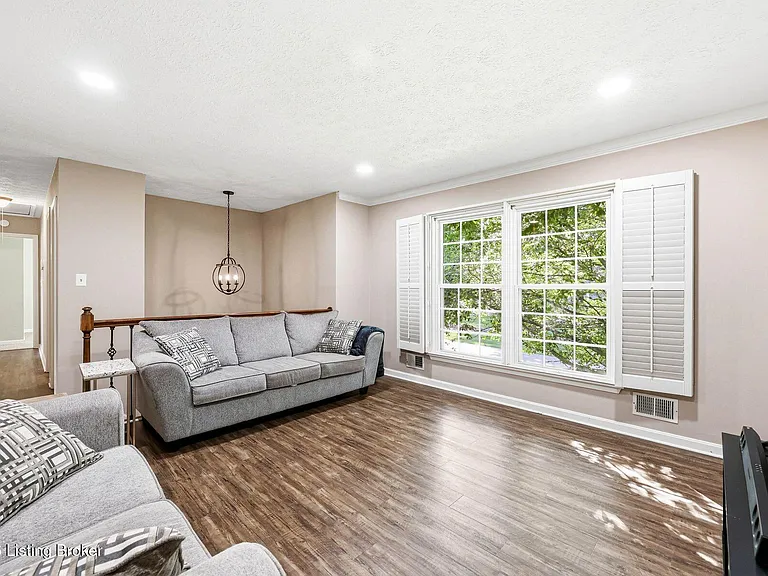3605 Birnamwood Ct — Photo 7