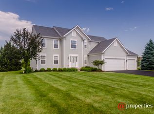 9005 Daniel Ln, Spring Grove, IL 60081