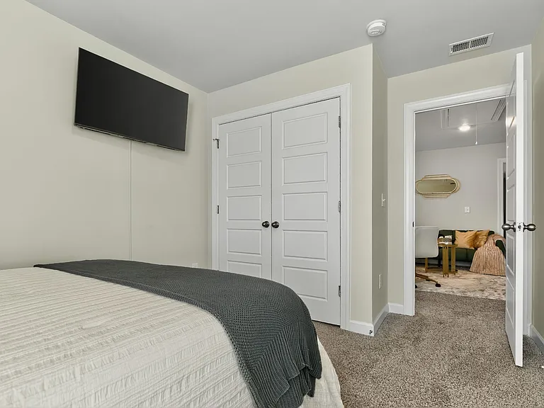 216 Telford Dr — Photo 29