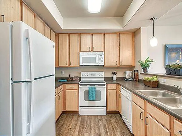 The Broadmoor Apartments