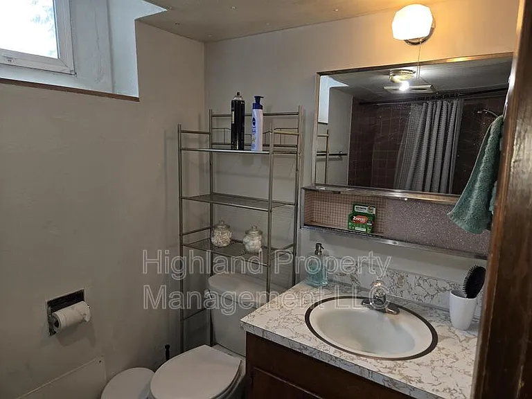 520 NE Maple St #C — Photo 10