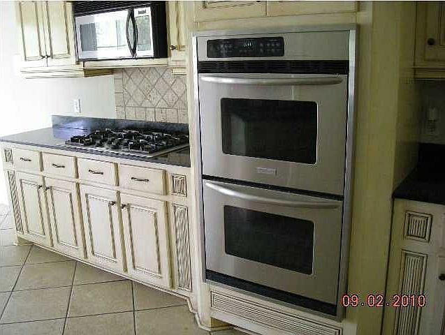 2nd image of 228 Jasmine Dr