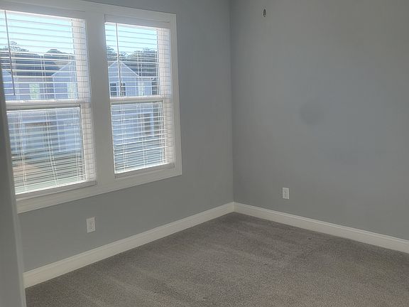 5th image of 131 Pasture Ln