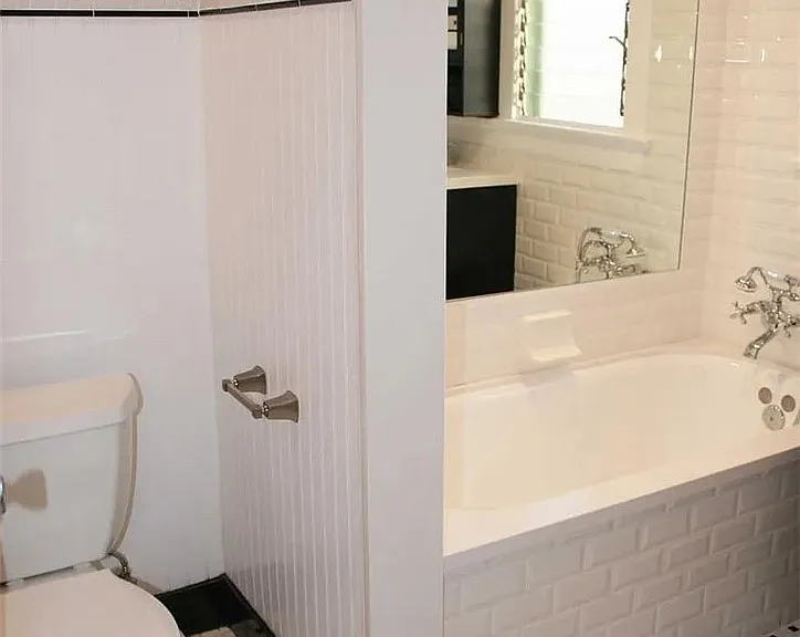 8001 Blackburn Ave #1/2 — Photo 6