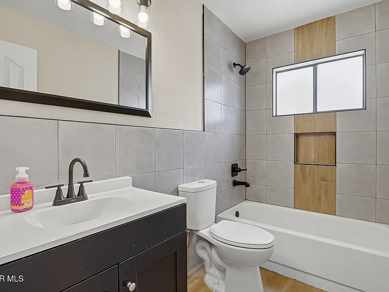 2624 Lake Victoria Dr #A — Photo 13