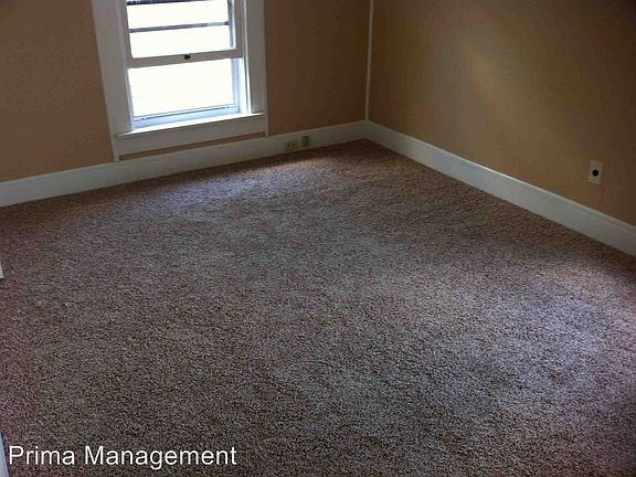 5th image of 147 Edgar Ave