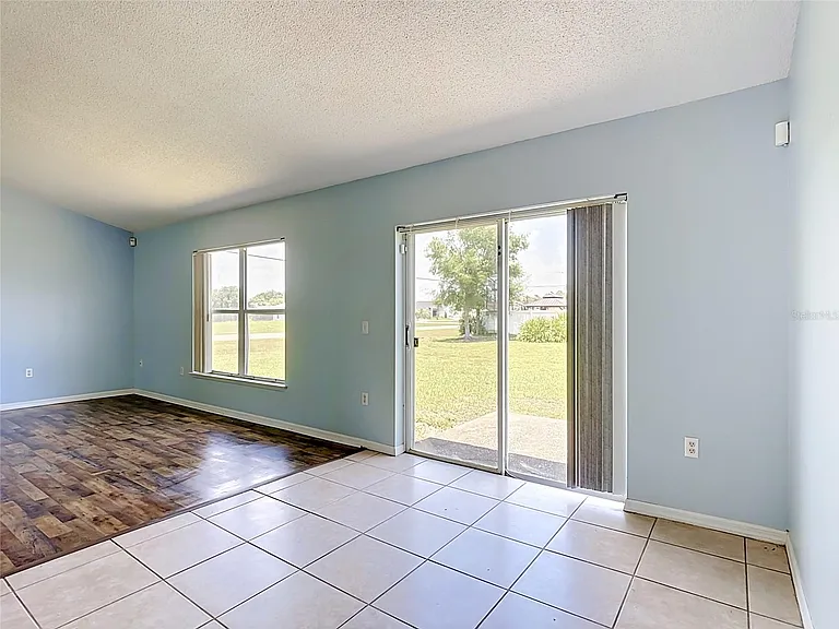 1001 Eiffel Ln — Photo 18