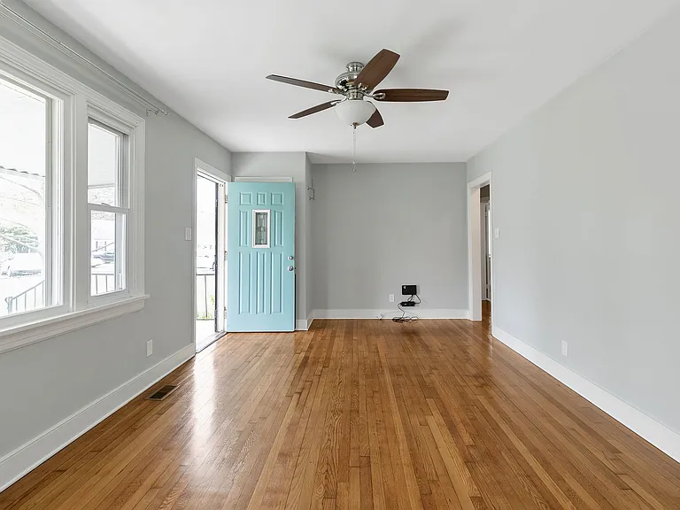 5309 Gillespie Ave — Photo 3