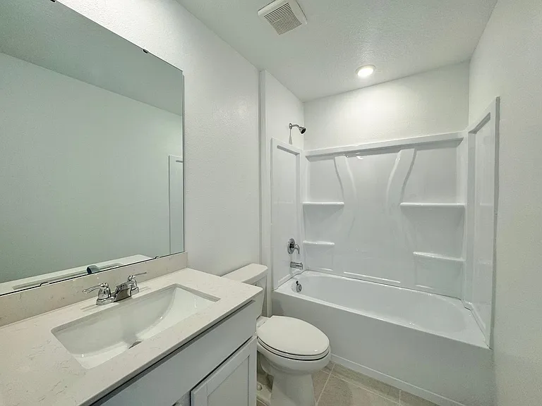 1938 Sarah St — Photo 29