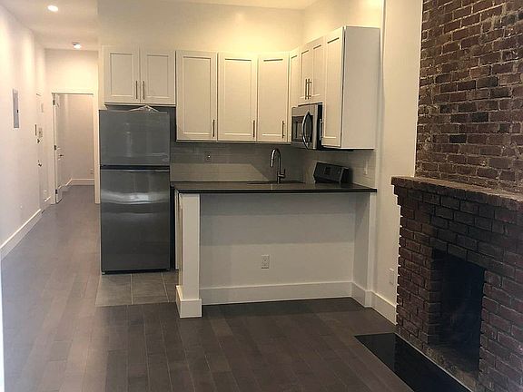 4th image of 302 Columbus Ave #1B