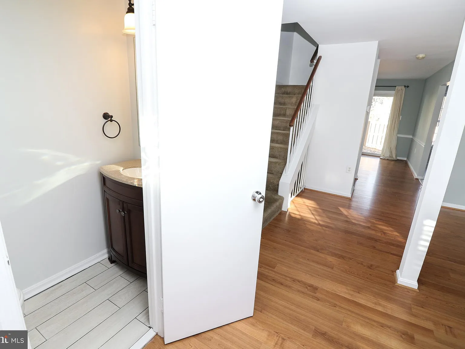3 bed, 2.5 bath, 1717 sqft, $3,000 — Photo 3