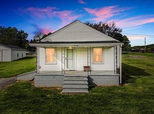 5144 Thornspring Rd, Pulaski, VA 24301