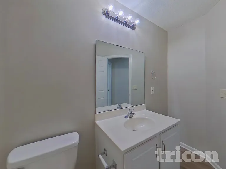 221 Meyer Ln — Photo 13