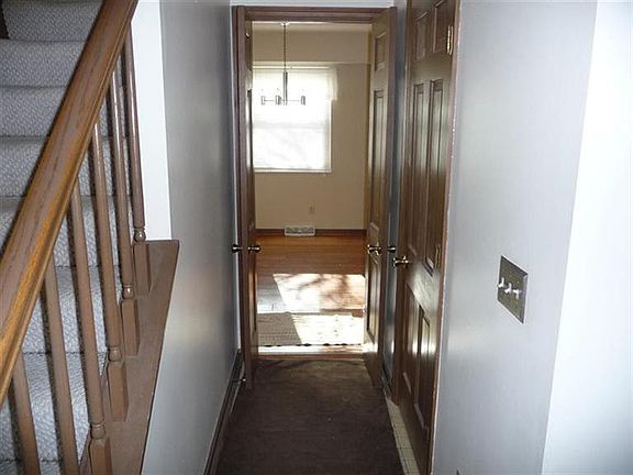 4th image of 7131 Kirkcaldy Dr