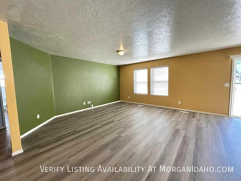 1723 W Bayeux Dr — Photo 8