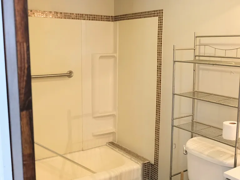 41 Sylvia Ave #2 — Photo 10