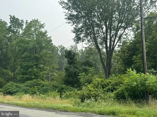 8120 Grant Rd, Coopersburg, PA 18036