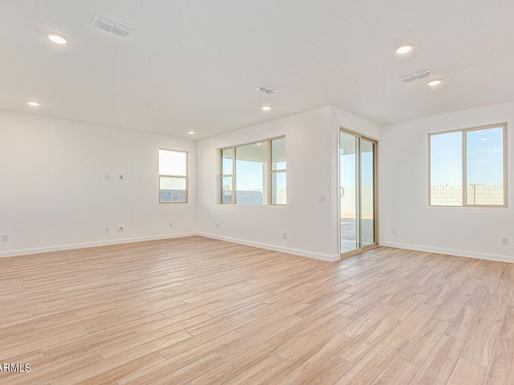 5th image of 5008 W CHERYL Drive
