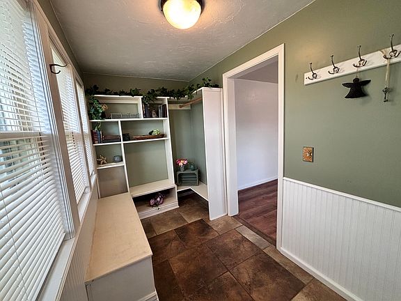 5th image of 969 N Carrington Ave