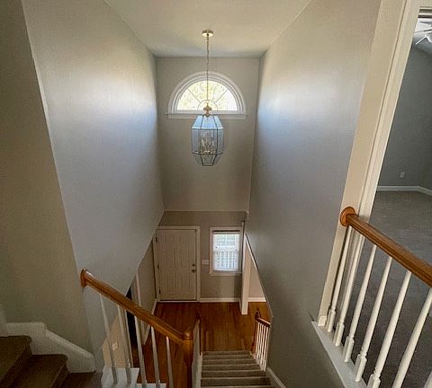 3rd image of 505 Fieldstone Ct