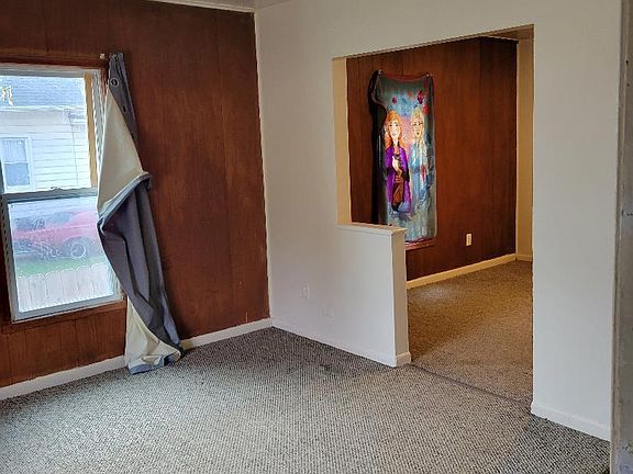 3rd image of 63 Poplar Ave Unit 1