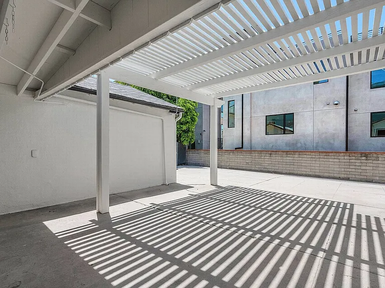 2828 Avenel St — Photo 19
