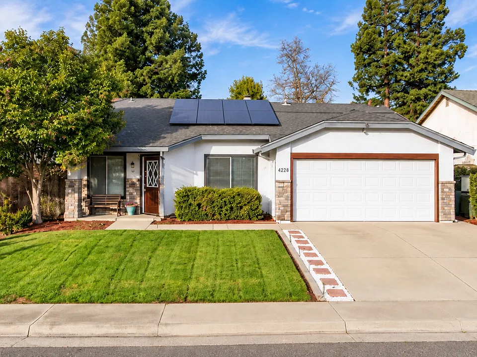 4228 N Country Dr