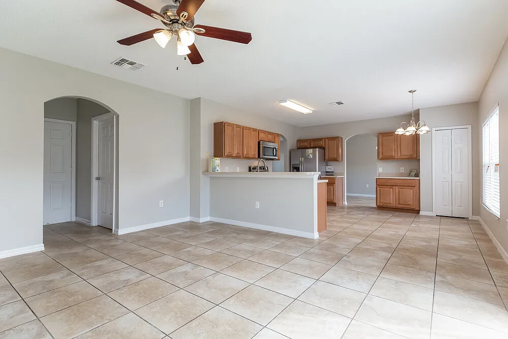4 bed, 2.5 bath, 2166 sqft, $3,200 — Photo 4
