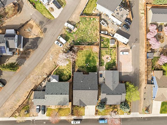 3rd image of 2845 SW 31st St