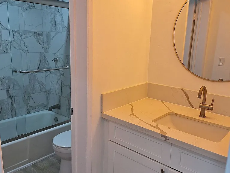 336 S Norton Ave #204 — Photo 15