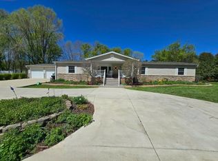 324 W 7th St, Litchfield, MN 55355