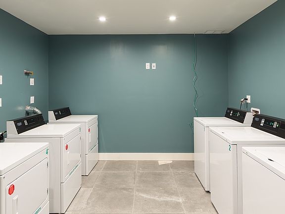 5th image of 1068 Fulton St #5E