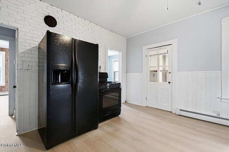 5th image of 48 Storrie Street