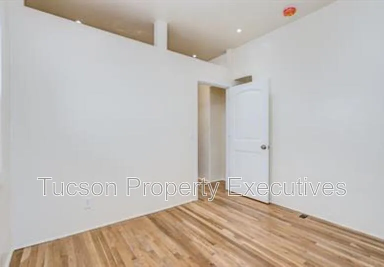 85 W Simpson St — Photo 15