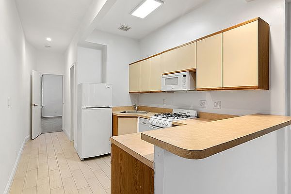 1st image of 5-24 49th Ave #1