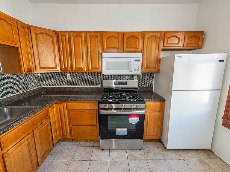 46 Spruce St #2 — Photo 13