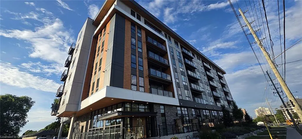 2 bed, 705 sqft, $2,300 — Photo 2