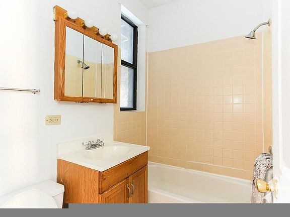 2nd image of 1530 N Kedzie Ave #3