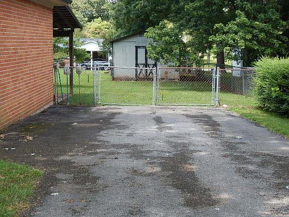 2nd image of 220 Azalea Dr