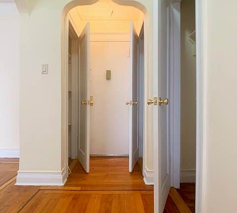 3rd image of 111 E 21st St #45