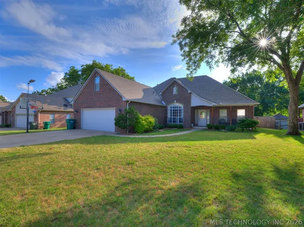2218 S 113th West Ct, Sapulpa, OK 74066